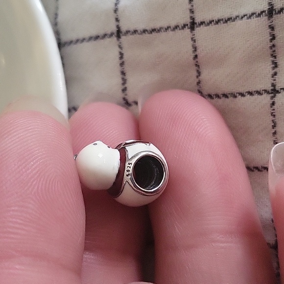 Pandora Enamel Snowman charm - Picture 4 of 5